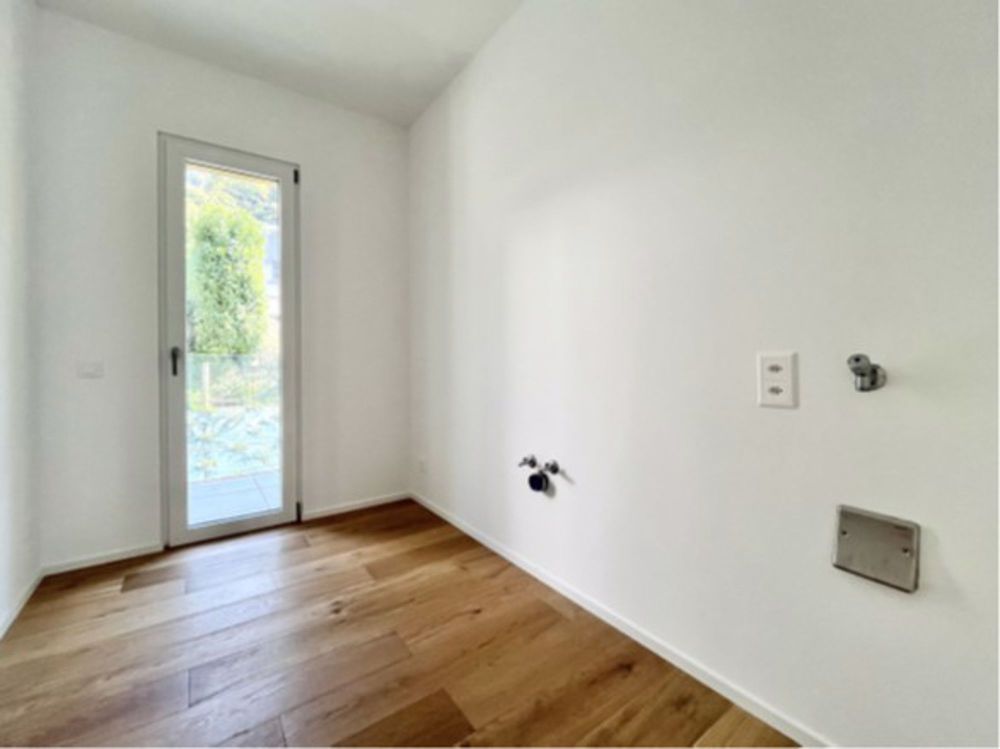 Dachgeschoss 4.5 Zimmer mit Terrassen und Seeblick in Brusino Arsizio - Bild 11