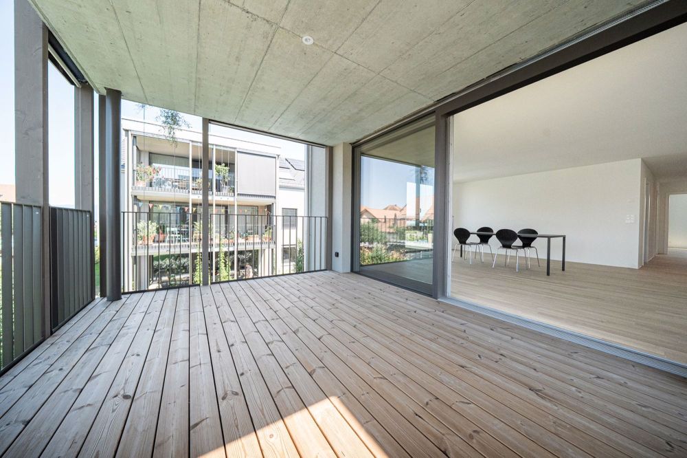 Modern ausgebaute 4.5-Zimmer Wohnung mit gedecktem Sitzplatz - Bild 1