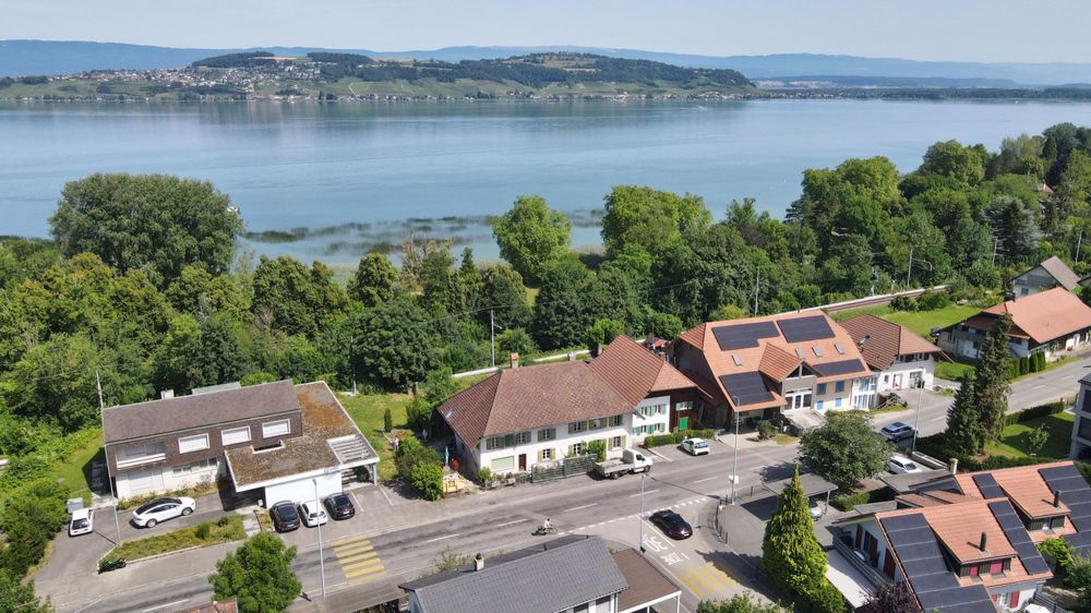 Familienvillen mit 5.5 Zimmern und Seeblick in Meyriez - Bild 2