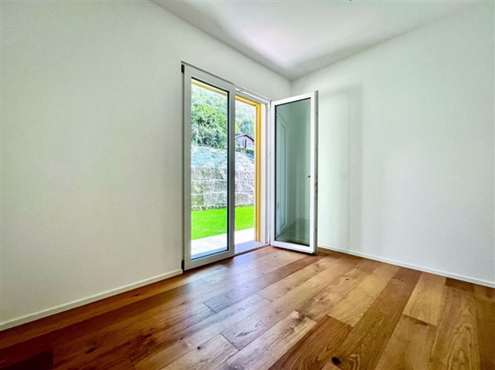 Brusino Arsizio - 4.5-Zimmer-Wohnung mit grossem Garten und Seeblick - Bild 9