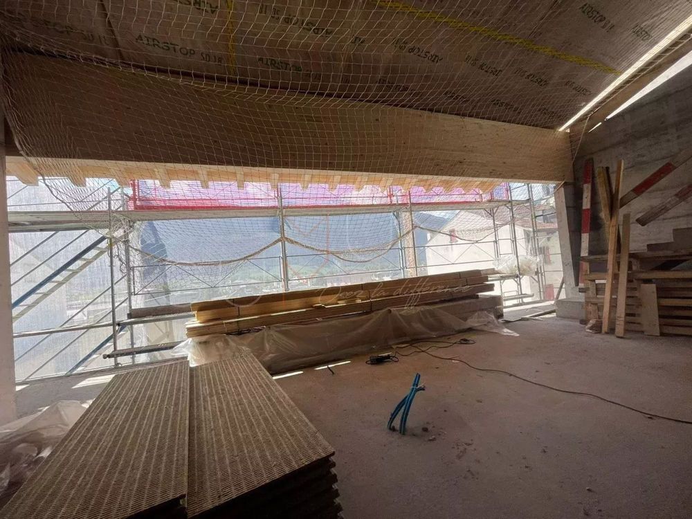 Selten - Prächtiges Dachgeschoss mit 98 m2, Wohnzimmer-Kathedrale + Terrasse - Bild 5