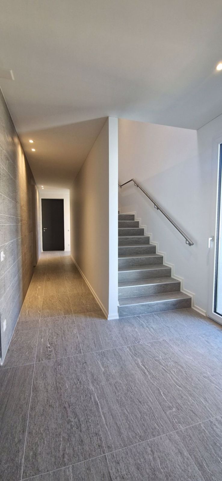 Wunderschöne neue 3,5-Zimmer-Wohnung mit hohem Standard und privatem Garten. - Bild 12