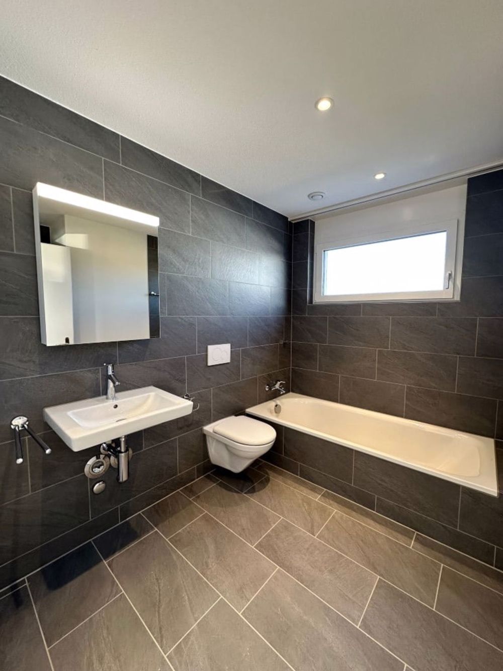 *** reserviert *** - Bad/WC Attika Whg. 2.18