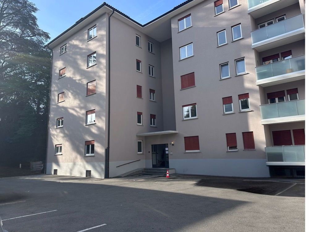Komplett renoviert mit großem Garten - Bild 9