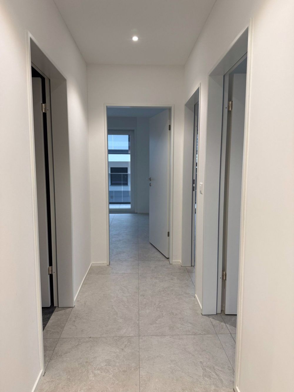 Moderne 4.5-Zimmer-Obergeschosswohnung mit 50 m² Terrasse in Däniken SO - Bild 7