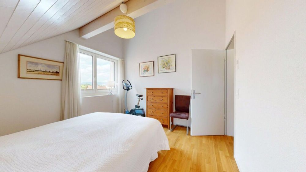 moderne 3.5-Zimmerwohnung mit eigenem Waschturm und Carport - Bild 7