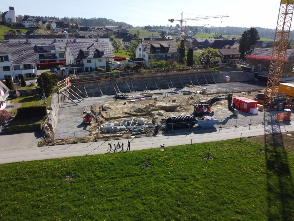 Traumhafte 4.5- resp. 5.5-Zimmer-Wohnung mit privatem Garten und Terrasse - Bild 2
