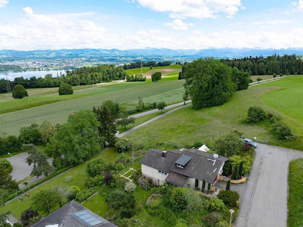Neue Dachwohnung mit traumhafter See- und Weitsicht - Bild 8