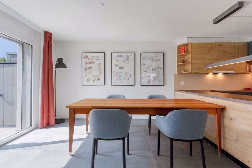 Moderne 3.5-Zimmer-Wohnung mit Garten in Ins - Bild 3