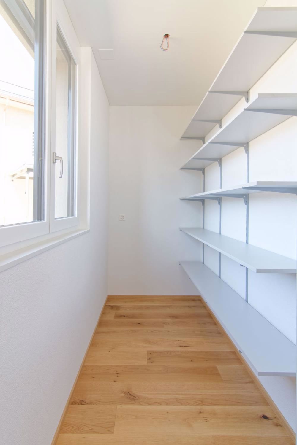 Neues exklusives 6 - 7.5-Zimmer Doppeleinfamilienhaus - ..Reduit