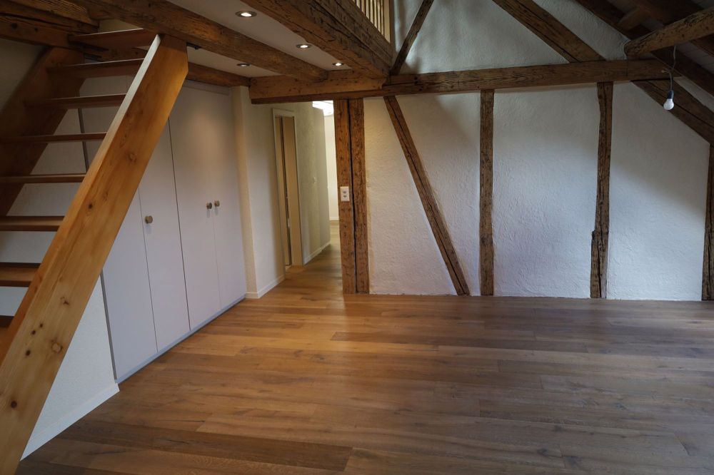 Moderne Dachwohnung - Erstvermietung nach Wohnungssanierung - Bild 2