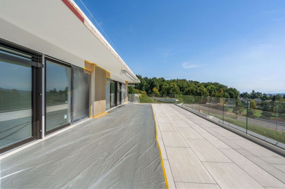 Exklusive 5.5-Zimmer-Neubau-Terrassenwohnung mit Weitblick - Bild 4
