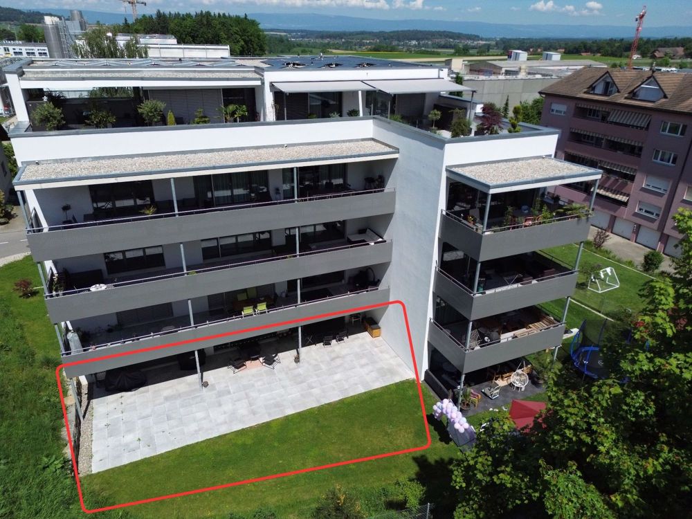 4.5-Zimmer-Gartenwohnung mit 100 m² Terrasse in Düdingen - Bild 1