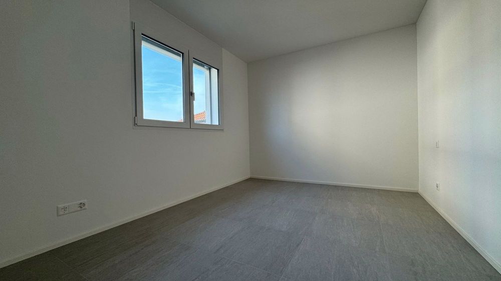 Elegantes 3.5-Zimmer-Apartment mit Terrasse in neuer Residenz - Bild 6