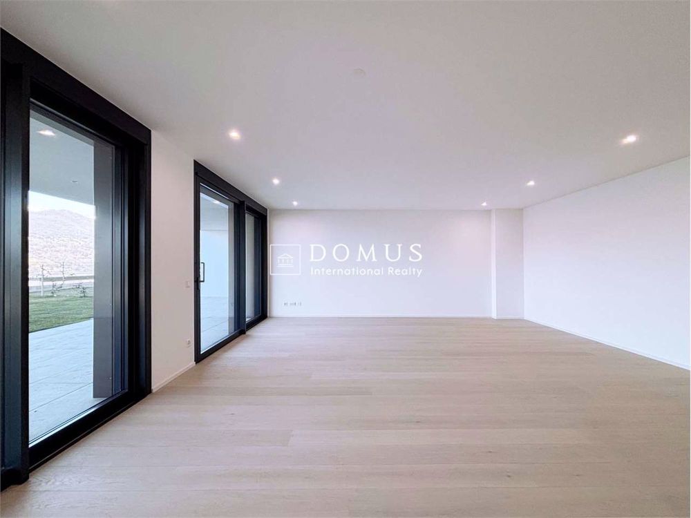 Neu 4.5 mit Garten und Seeblick - Bild 8