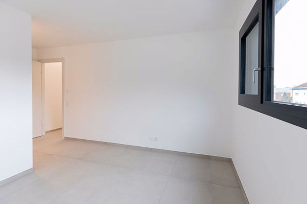 Vivi in Alto Stile: Splendido 3.5 Locali con Terrazza Panoramica a Locarno - Bild 8