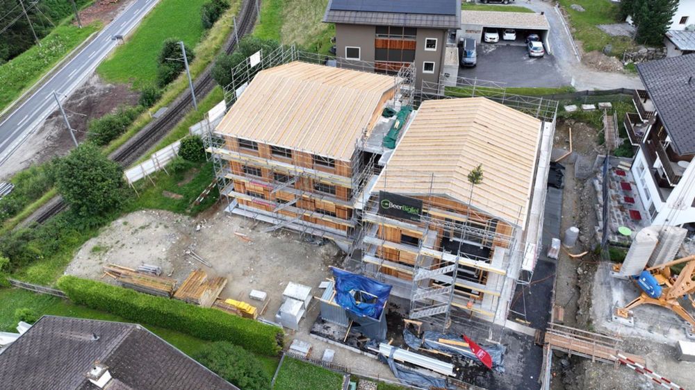 Natürlich Nachhaltig - Neue Ferienapartments an der Skipiste - Baufortschritt Vogelperspektive