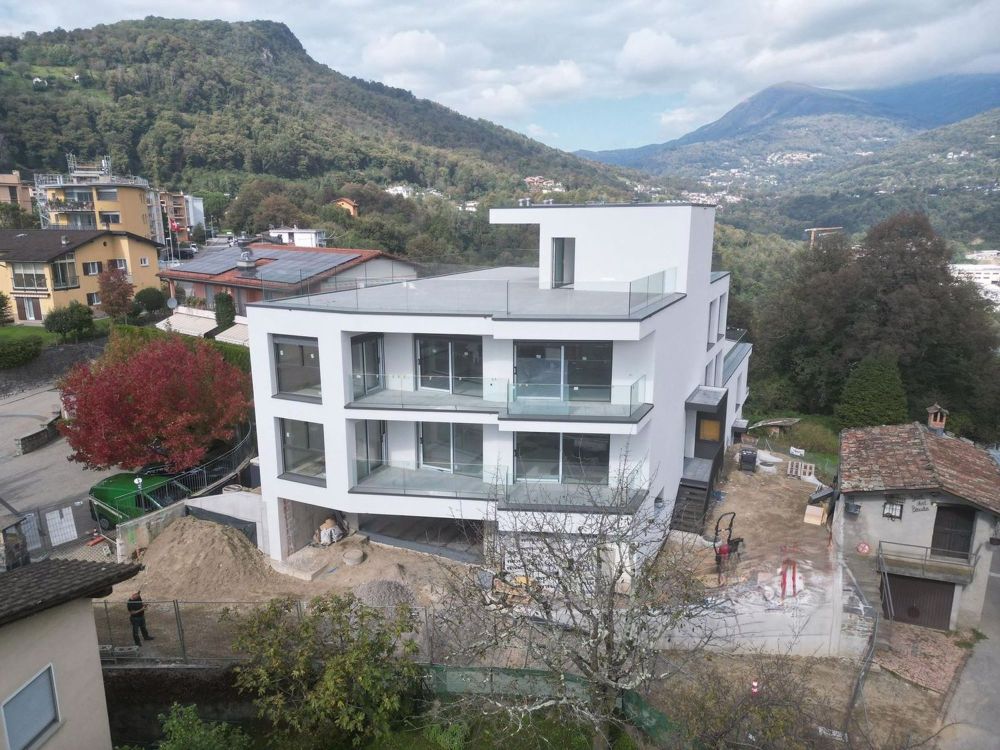 CANOBBIO – DACHGESCHOSS IN RESIDENZ RHOSE, DIE PERFEKTE VERBINDUNG ZWISCHEN NATUR UND KOMFORT - Bild 1