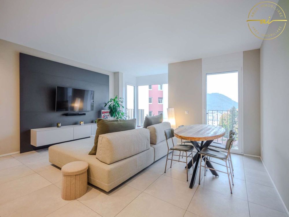 Attico von 3.5 Zimmern mit hohem Standard, komplett möbliert in Vacallo - Bild 2