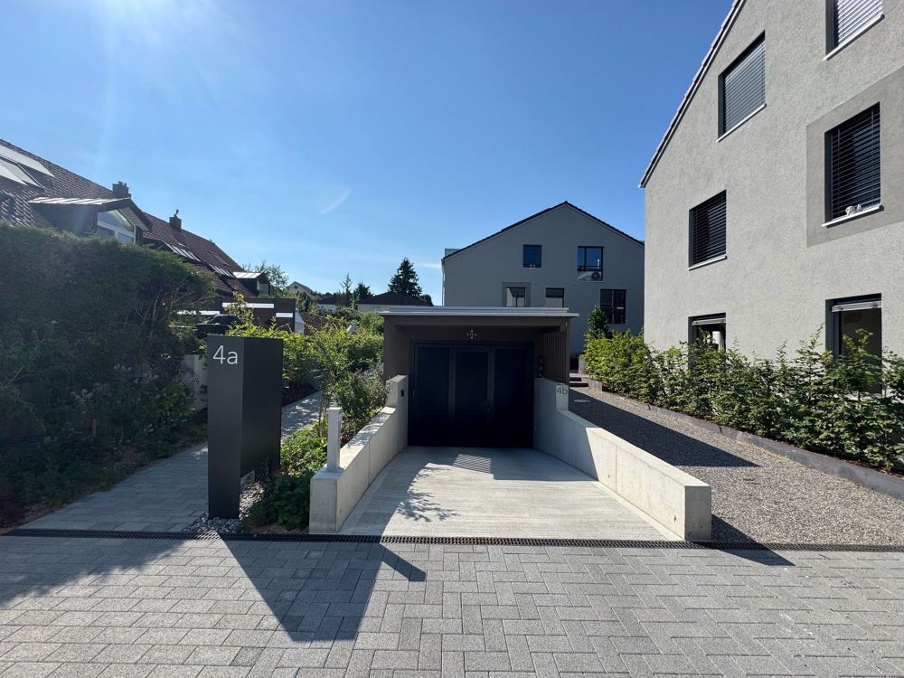 Schöne 4.5-Zimmer Gartenwohnung mit Sitzplatz und viel Abendsonne - Bild 6