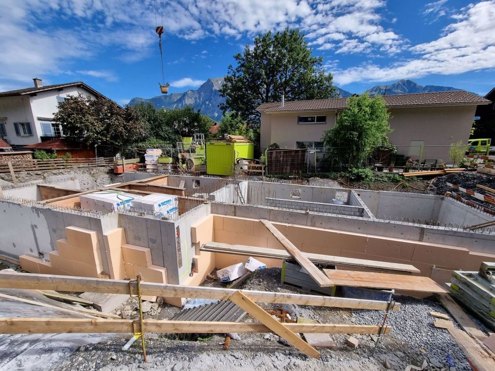 Neubau mit Lebensqualität - Hausteil mit eigenem Umschwung - Bild 1