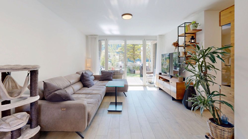 Moderne 3.5-Zimmer-Gartenwohnung mit Einstellhallenplatz - Wohnen