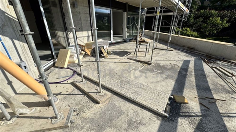 Neue 4,5-Zimmer-Wohnung mit Garten von 409 m2 / Kies - Bild 1