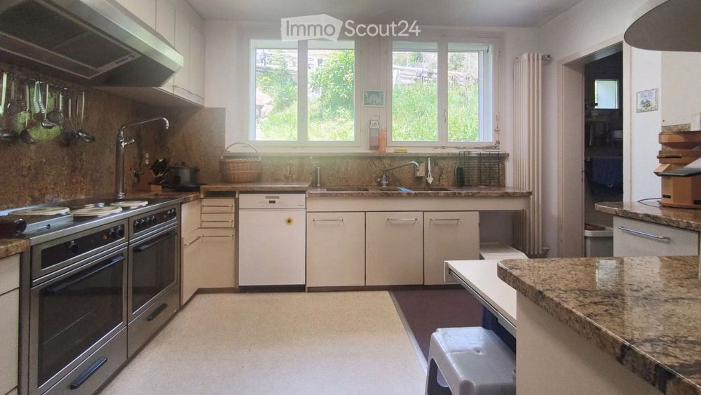 Riesiges Einfamilienhaus mit grossem Grundstück + Potenzial - Bild 4