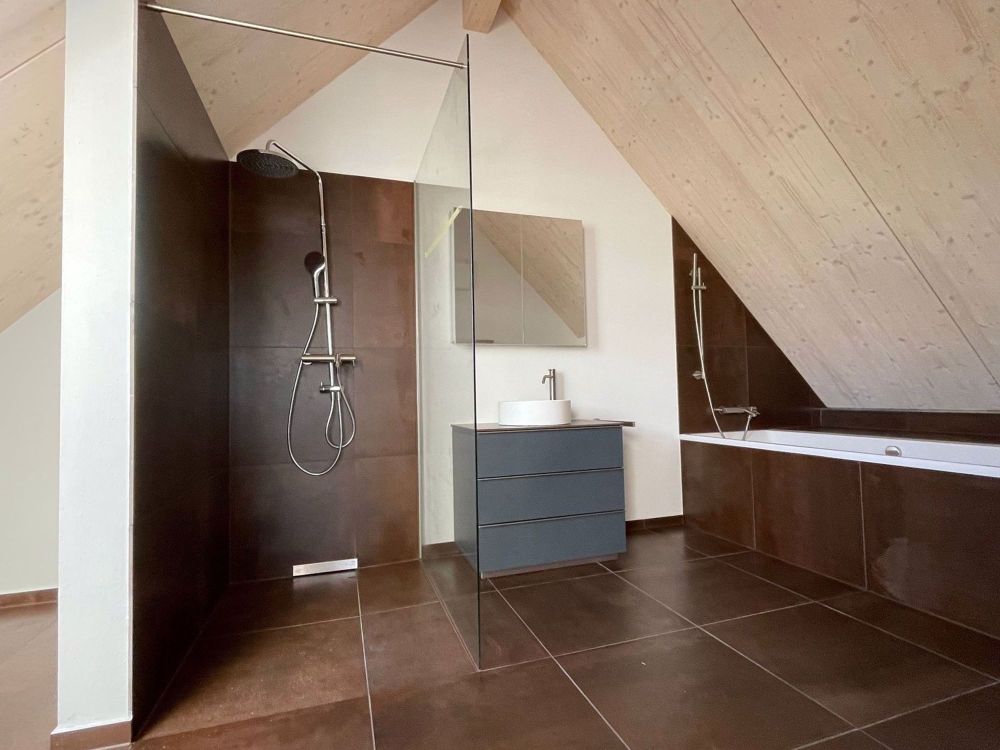Wunderschöne moderne 4.5 Zimmer-Duplexwohnung im Herzen von Kriegstetten - Bild 6