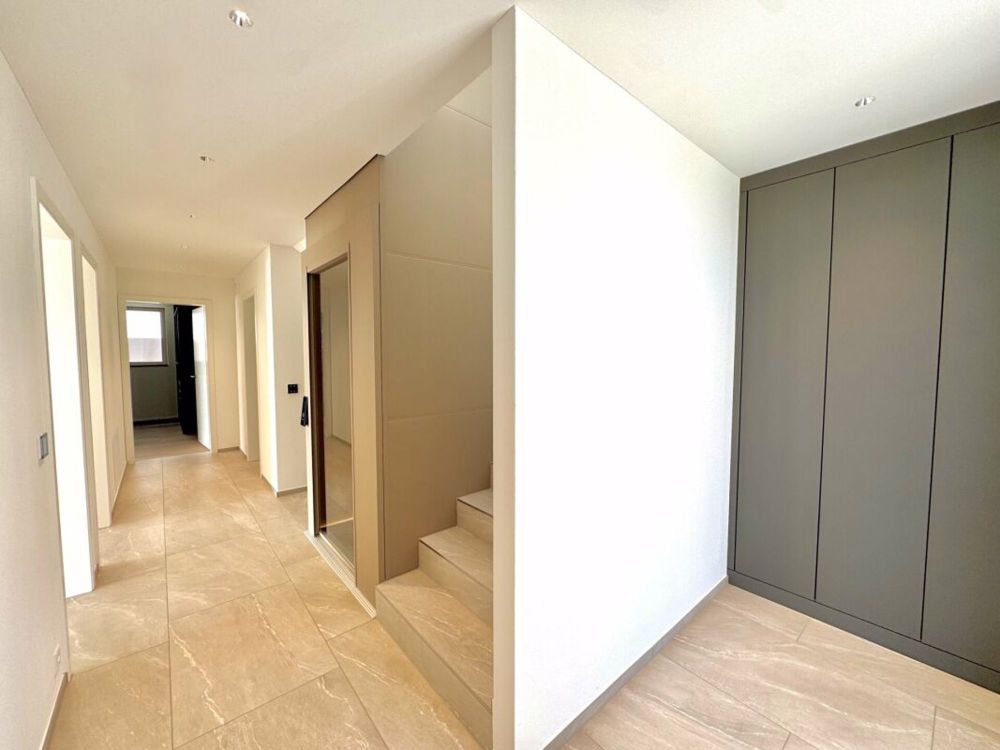 Traumhaus mit moderner Technik, Solaranlage und spektakulärer Terrasse mit Bergblick - Bild 9