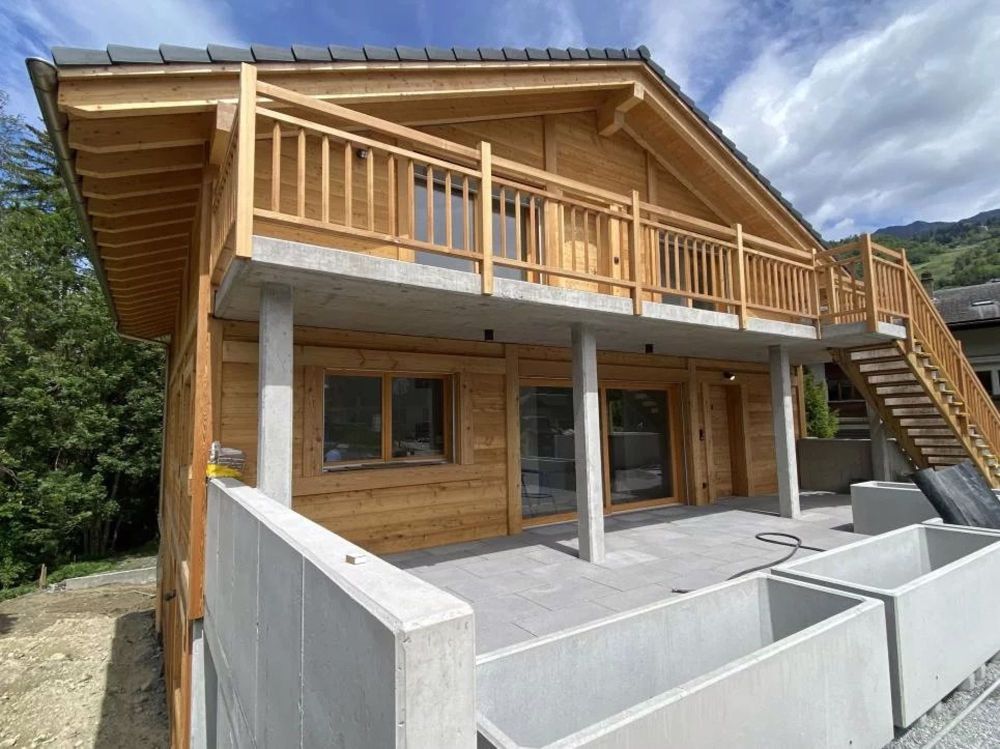 Großzügige Familienwohnung, völlig neu! - Bild 1