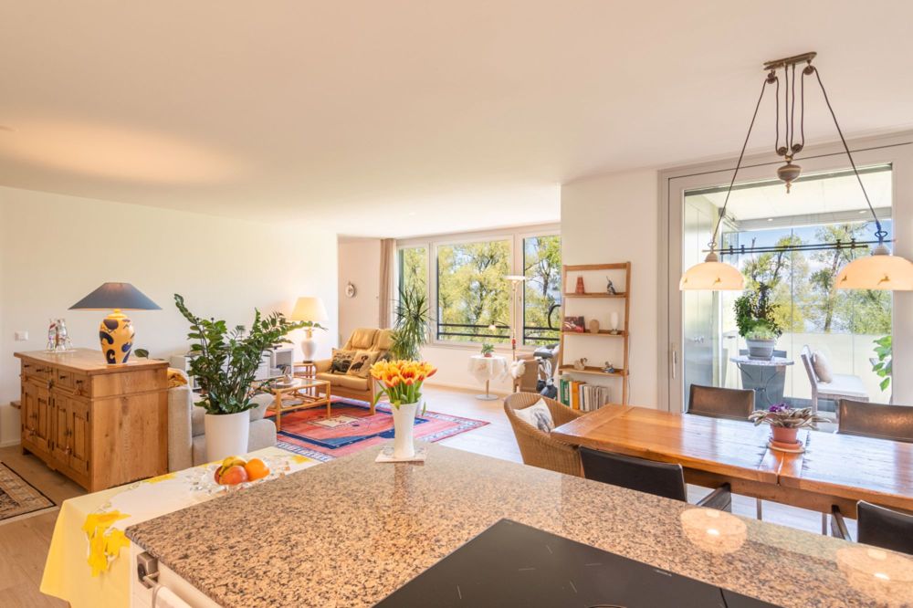 Exklusive Wohnung direkt am Bodensee - Wohn- und Essbereich