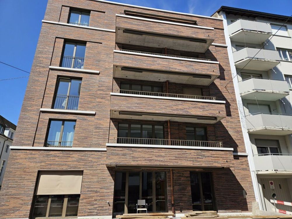 Neue 3.5 Zimmerwohnung an zentraler Lage - Bild 1