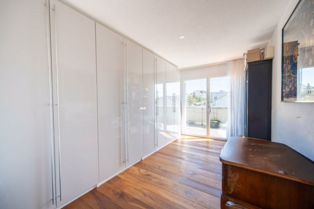 Licht, Raum, Weitblick - moderne 4.5-Zimmer-Attikawohnung mit Jurablick - Bild 8