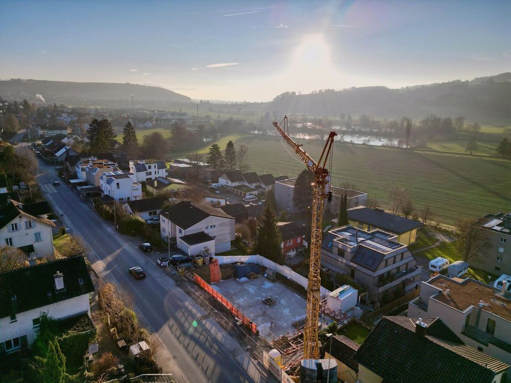 *Rohbau vollendet* Falcon: High-end Eleganz mit Terrasse und Balkonen - Walde Immobilien AG