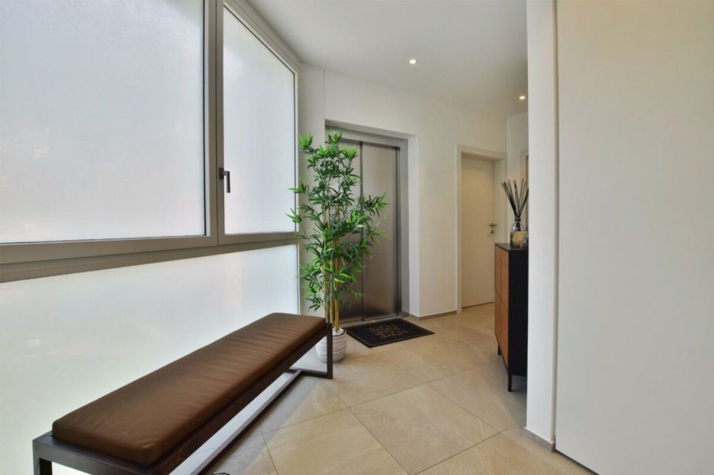 Luminoso attico con grande terrazza - Bild 11