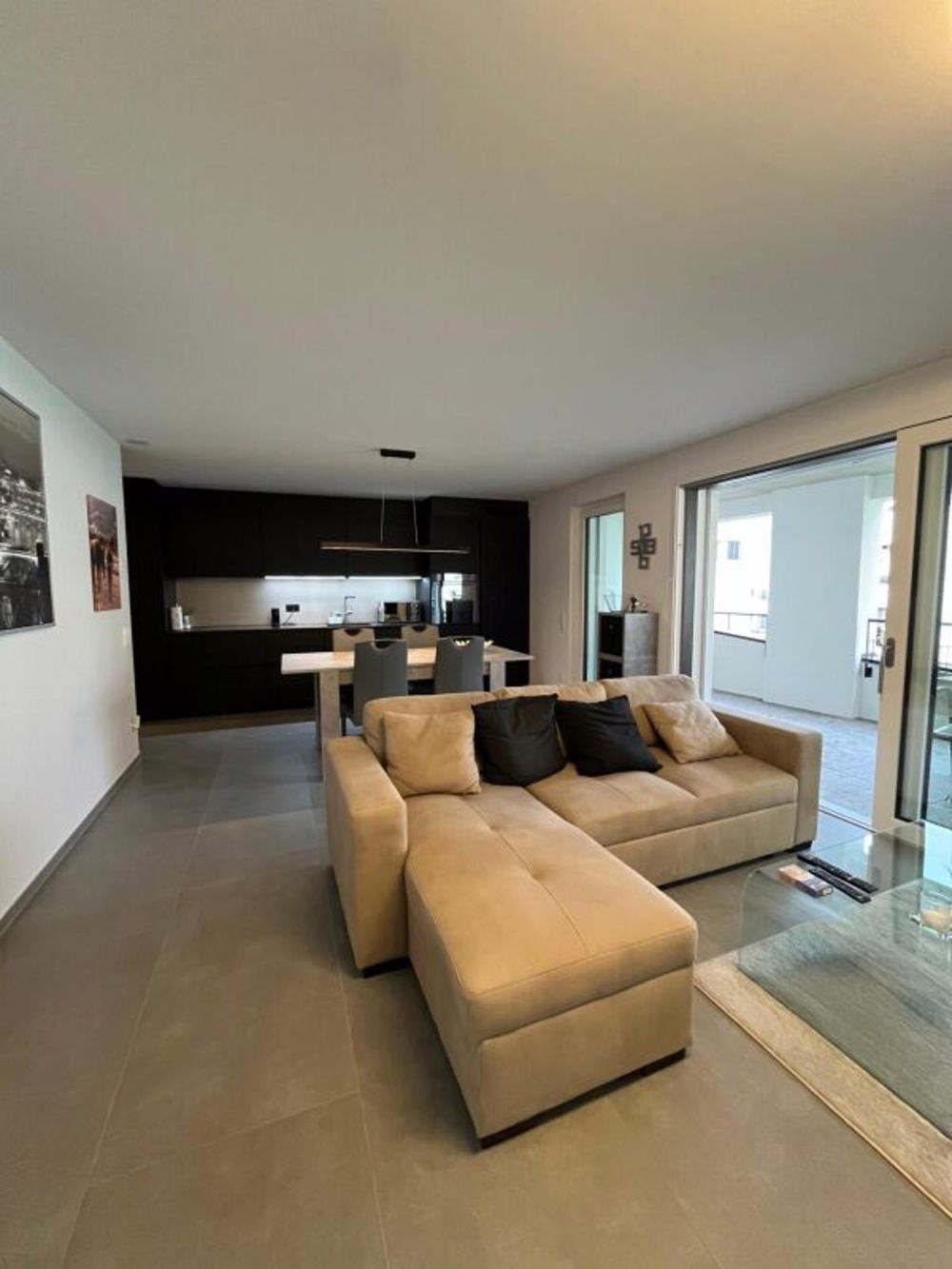 Zum Verkauf steht eine 2.5-Zimmer-Wohnung in Sant'Antonino - Bild 2