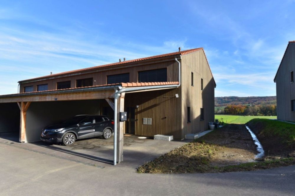 Maison jumelée avec jardin, au coeur d'un environnement paisible - Bild 1