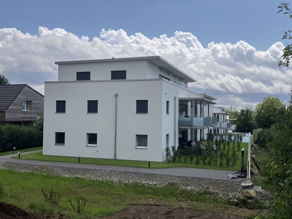 4 1/2 ZI-WOHNUNG in MFH mit 6 WHG - Bild 1