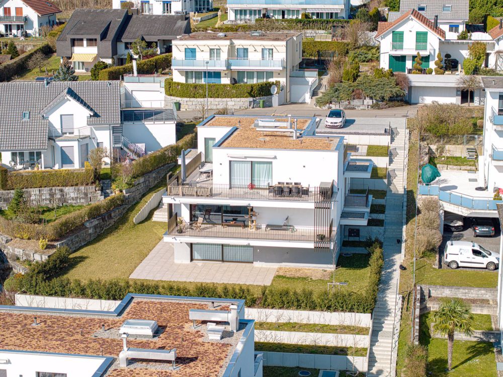 Neuwertige luxuriöse Wohnung - Bild 1