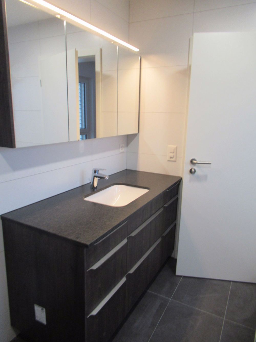 Grosszügige, moderne 3.5 Zimmerwohnung im ländlichen Büsserach, nahe Basel. - Bild 8