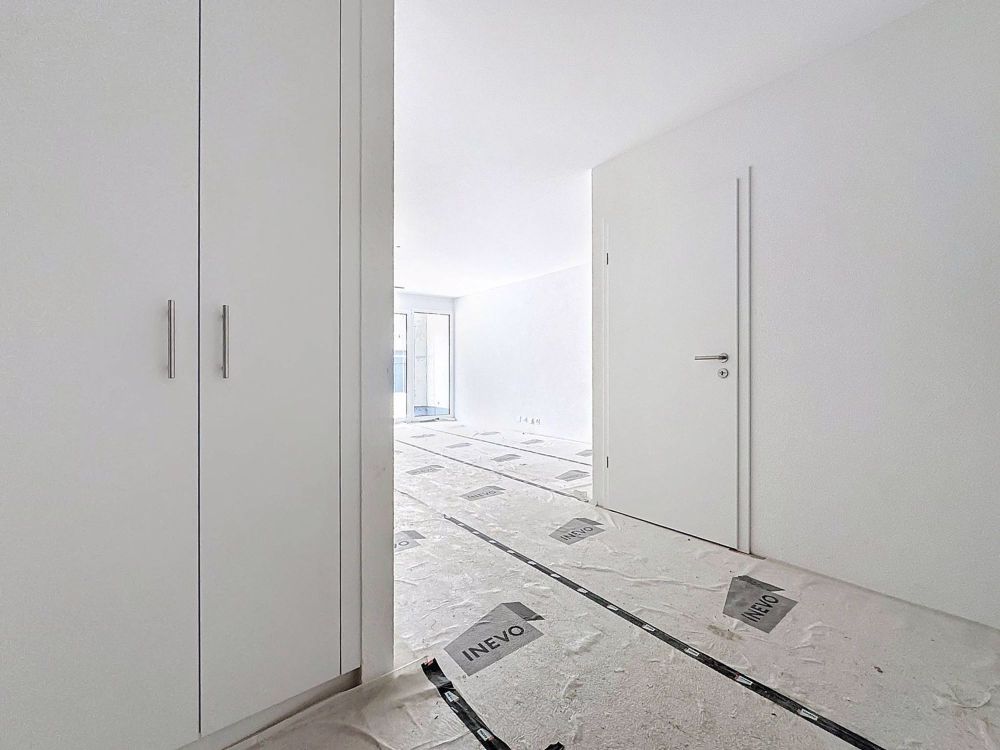 Studio neu mit überdachter Terrasse und Garten - Bild 3