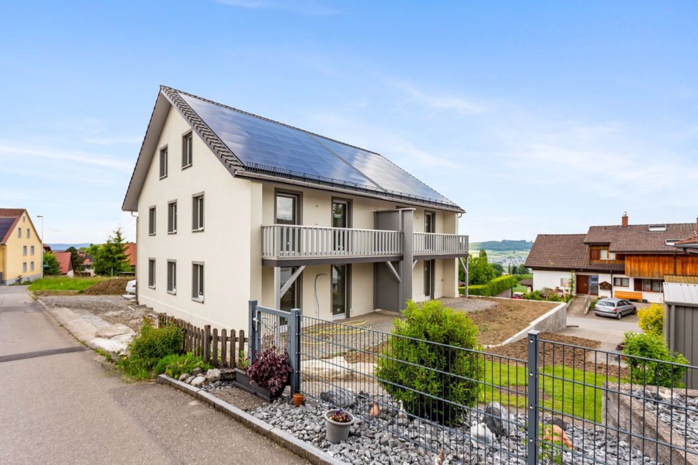 Modernes, brandneues Einfamilienhaus mit Aussicht - Neues EFH