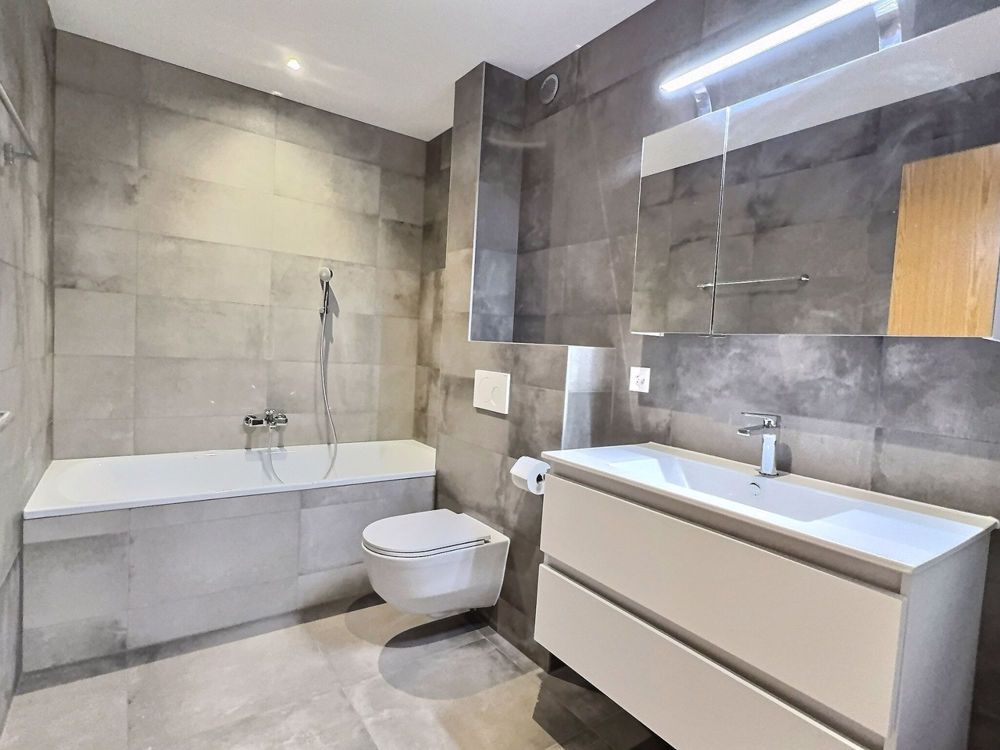 Ihr Friedhof der Ruhe in Corserey - 5.5-Zimmer-Wohnung zum Verkauf! - Salle de bain