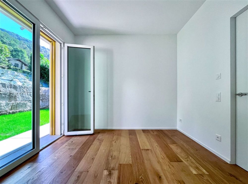 Brusino Arsizio - 4.5-Zimmer-Wohnung mit grossem Garten und Seeblick - Bild 10