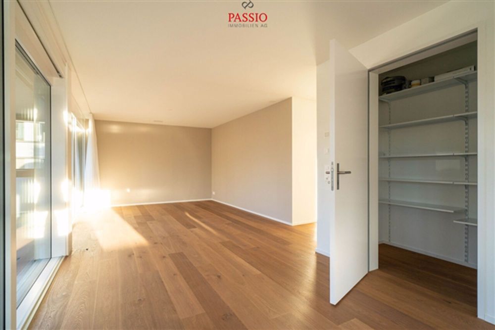 Neuwertige 4½-Zimmerwohnung mit Extra-Komfort in moderner Überbauung - Bild 8