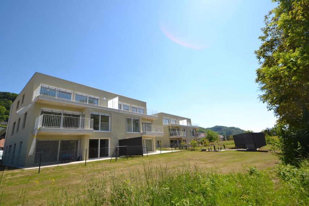 Ihr Apartment mit Blick auf den Neuenburgersee - Bild 1