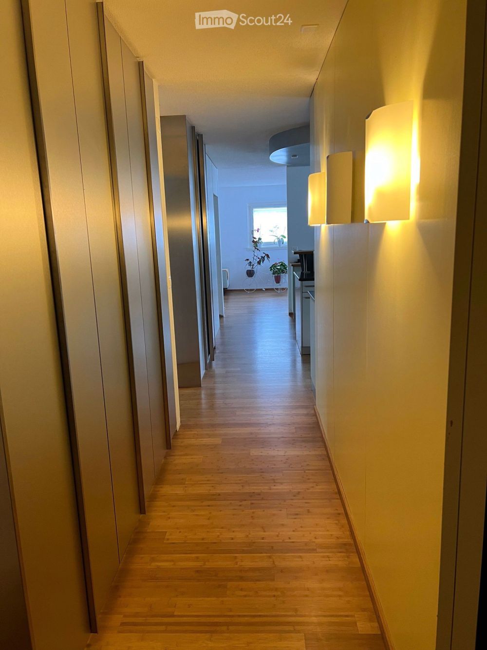 Moderne 5.5-Zimmer-Wohnung mit Balkon und Garage in Bern Bümpliz - Bild 4