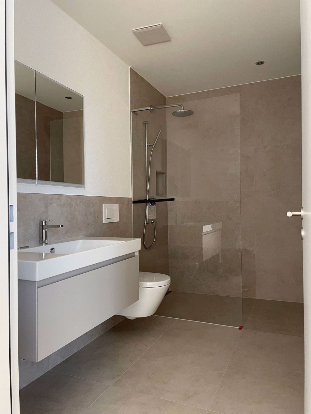 2.5 Zimmerwohnung mit Balkon - Bild 3