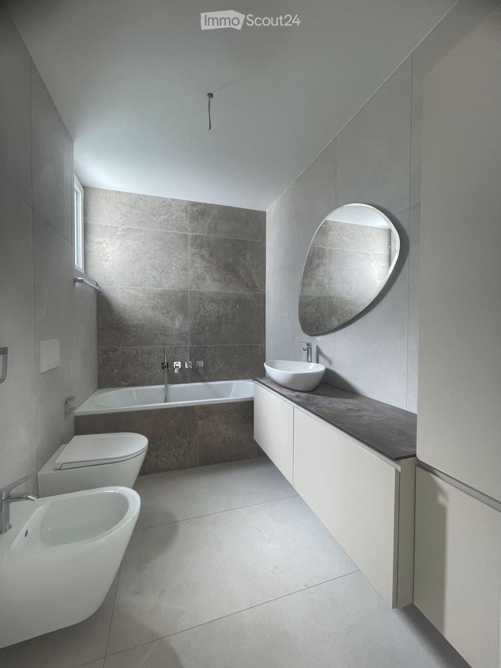 Modernes Apartment mit 4.5 Zimmern und Panoramablick in Avegno - Bild 4